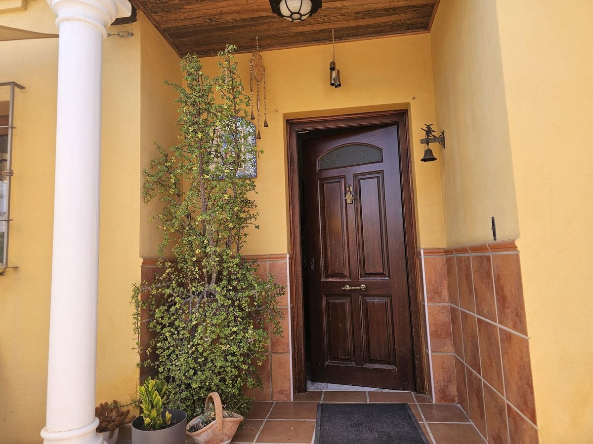 5 Bed Detached Villa in Los Pacos