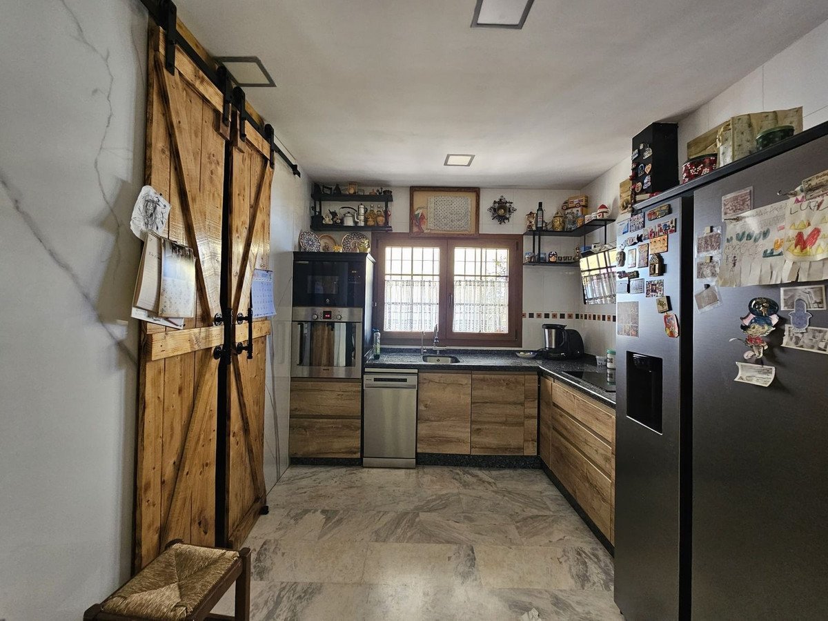 5 Bed Detached Villa in Los Pacos