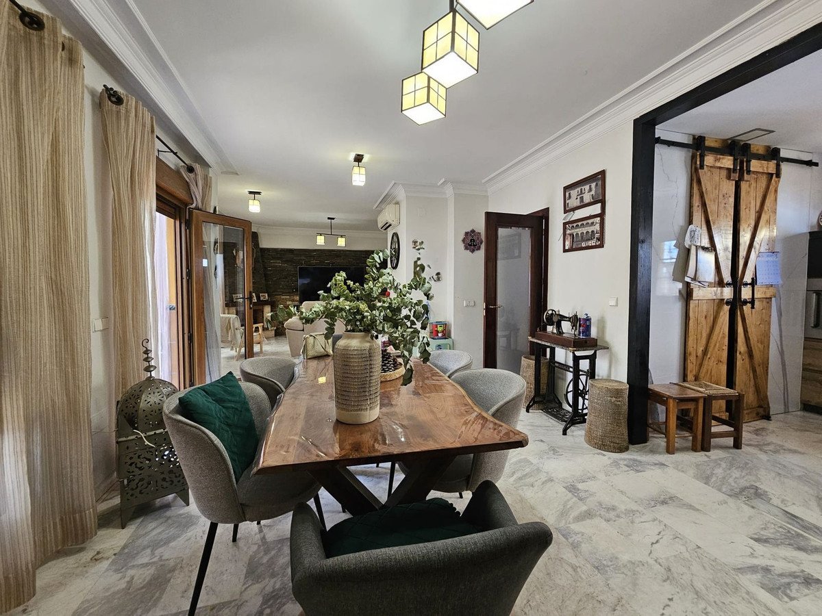 5 Bed Detached Villa in Los Pacos