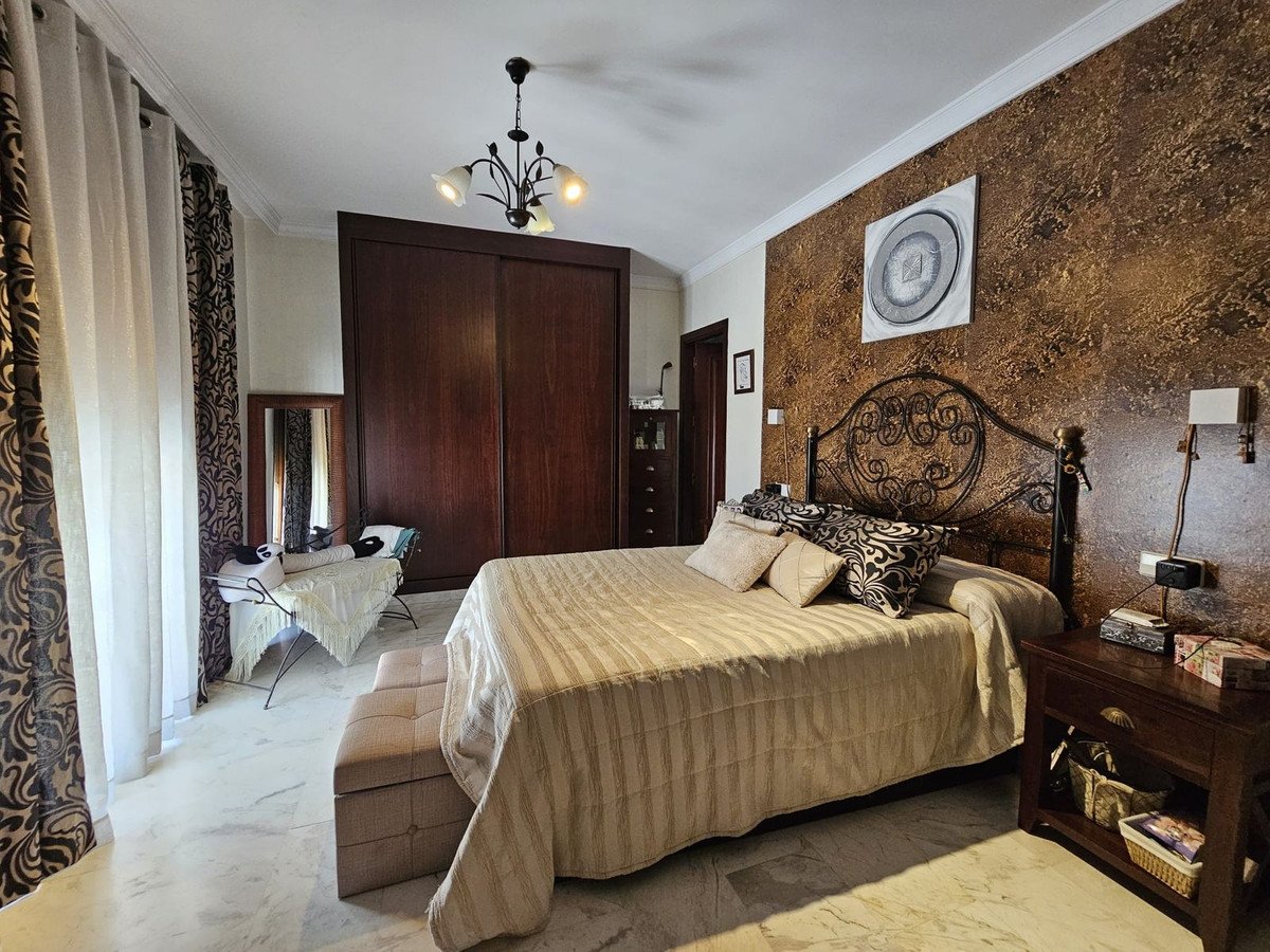 5 Bed Detached Villa in Los Pacos