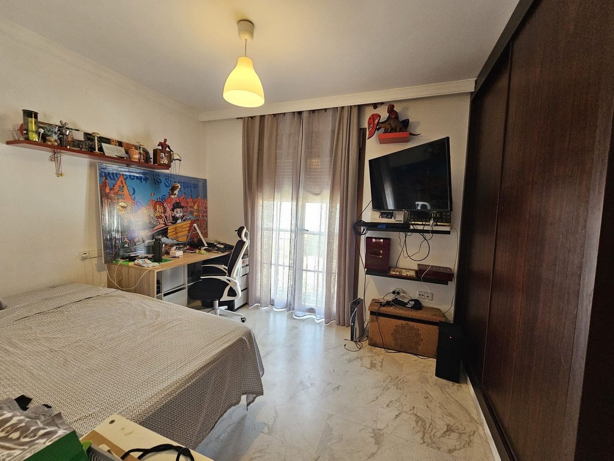 5 Bed Detached Villa in Los Pacos