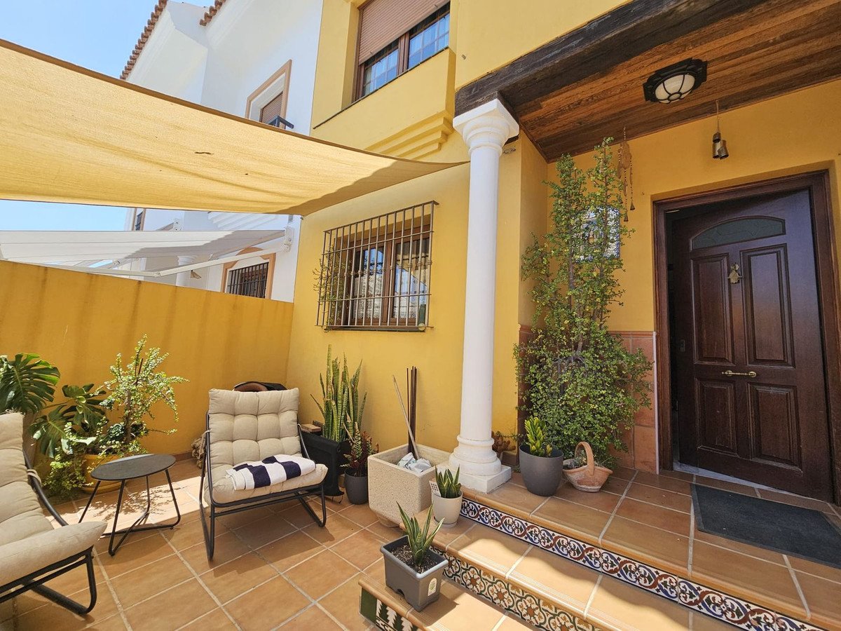 5 Bed Detached Villa in Los Pacos