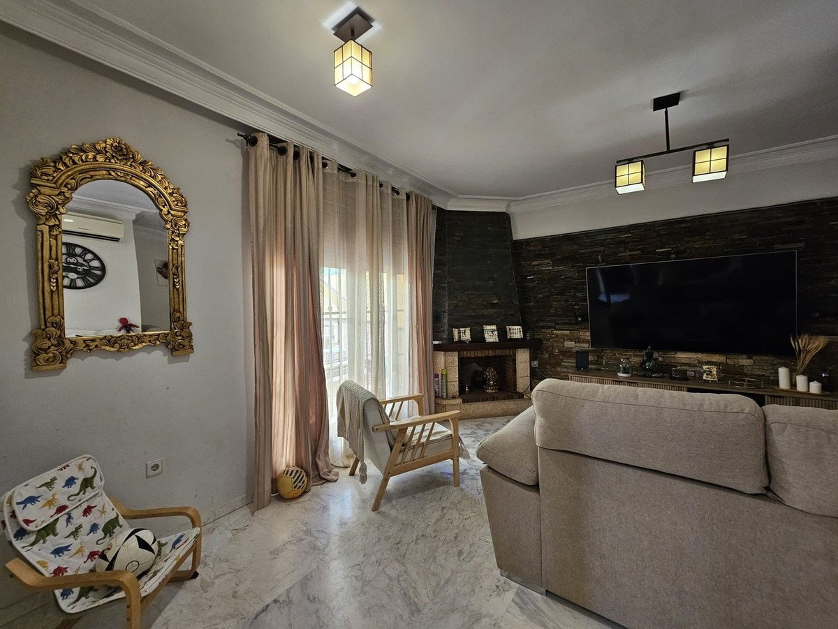 5 Bed Detached Villa in Los Pacos