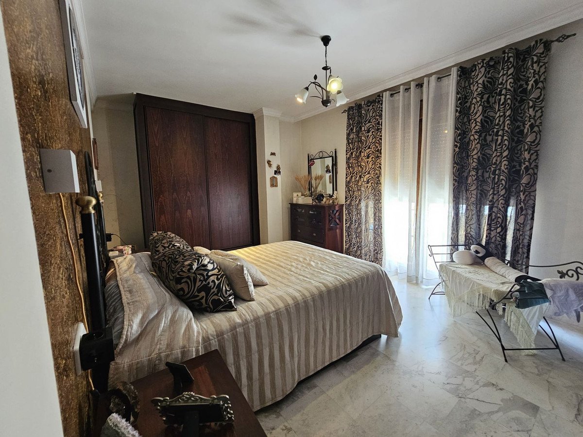 5 Bed Detached Villa in Los Pacos