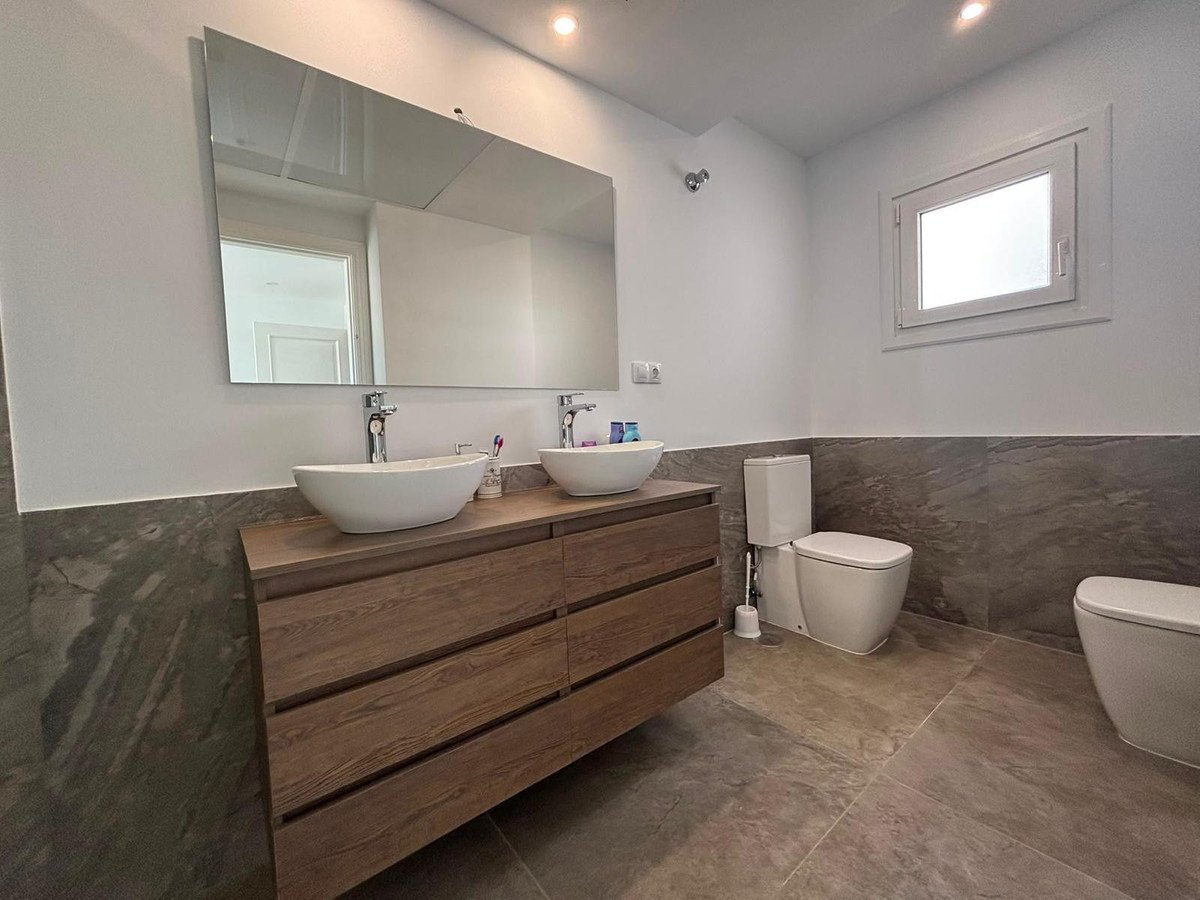 4 Bed Townhouse in Santa Clara