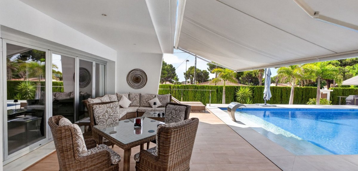 4 Bed Detached Villa in Pinar de Campoverde