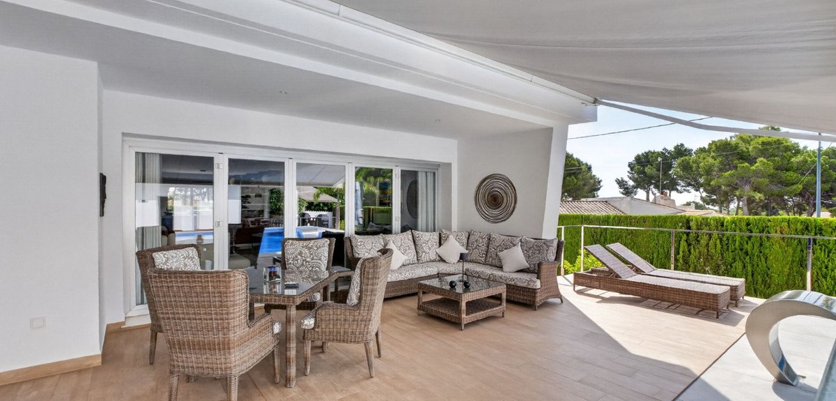 4 Bed Detached Villa in Pinar de Campoverde