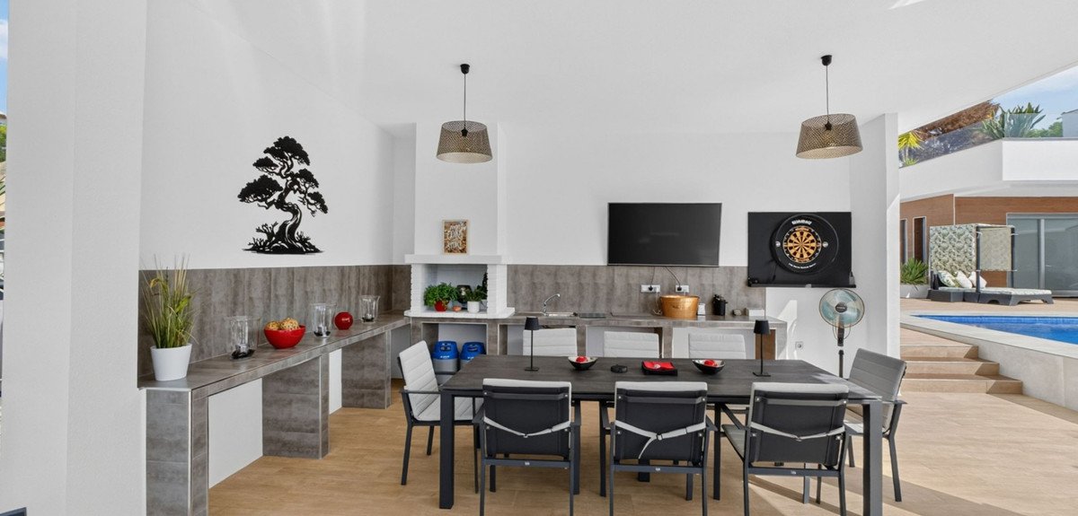 4 Bed Detached Villa in Pinar de Campoverde