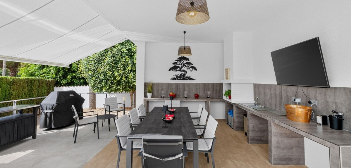 4 Bed Detached Villa in Pinar de Campoverde