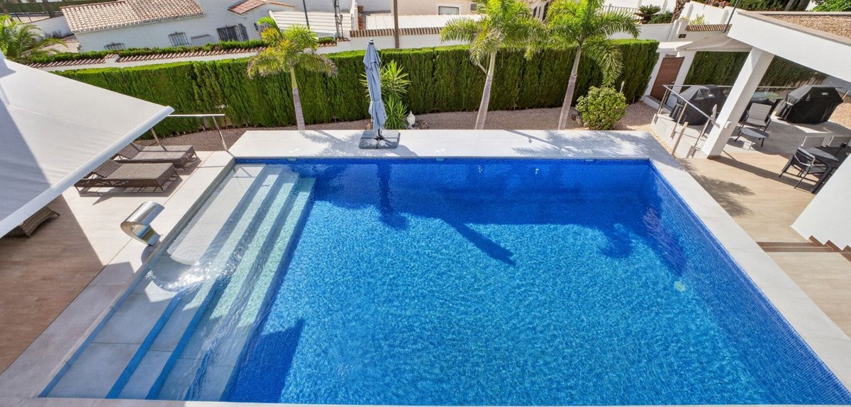 4 Bed Detached Villa in Pinar de Campoverde