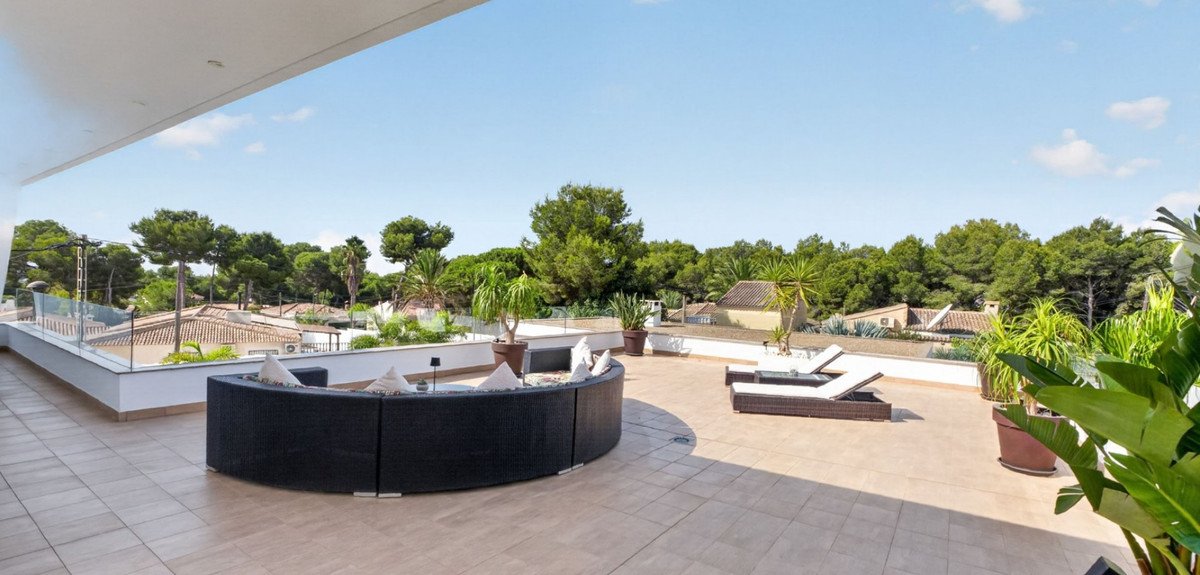 4 Bed Detached Villa in Pinar de Campoverde