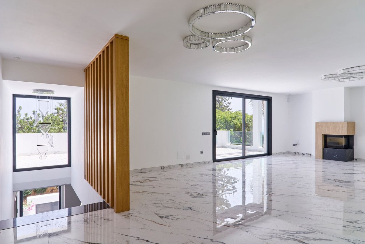 5 Bed Detached Villa in Sierra Blanca