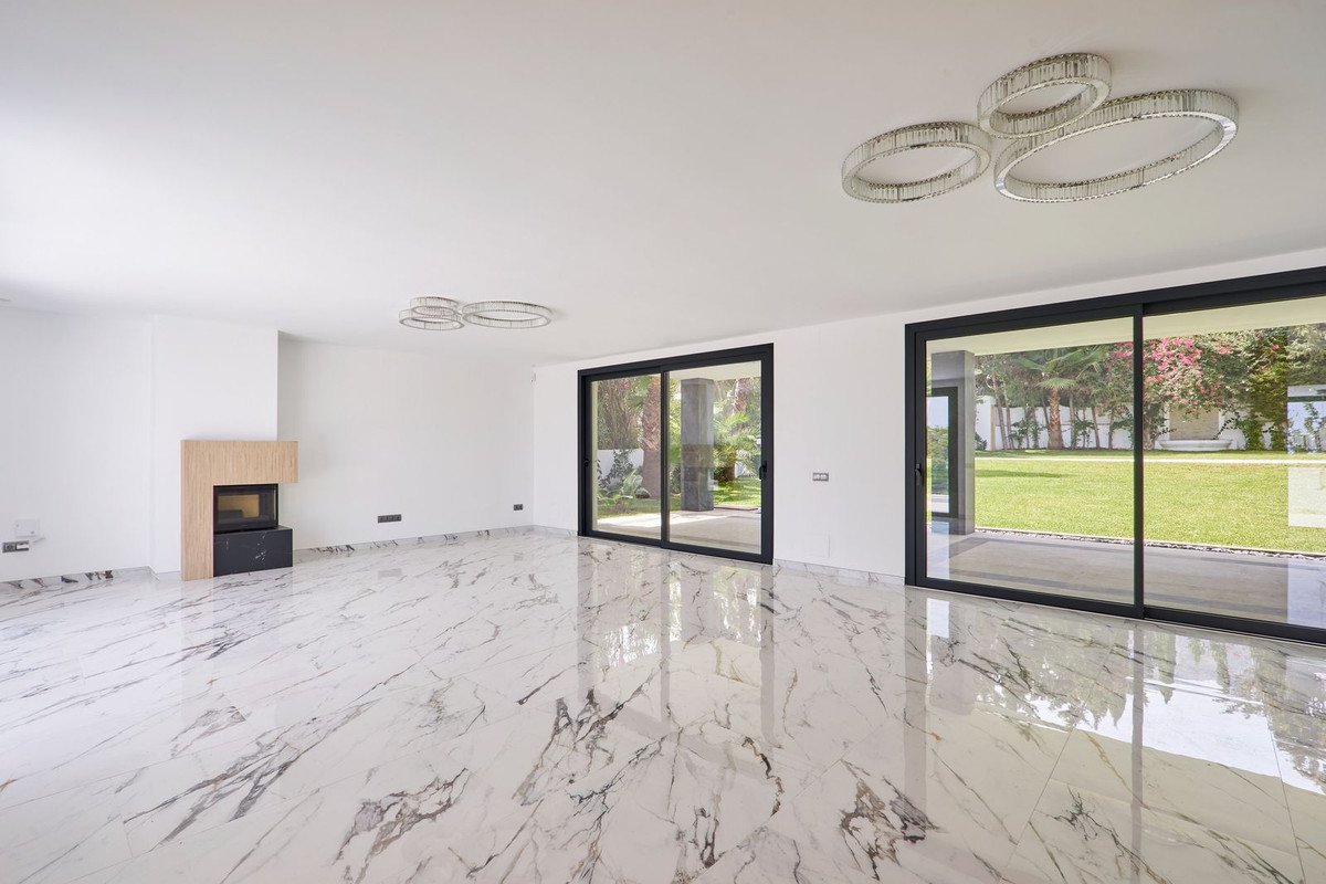5 Bed Detached Villa in Sierra Blanca