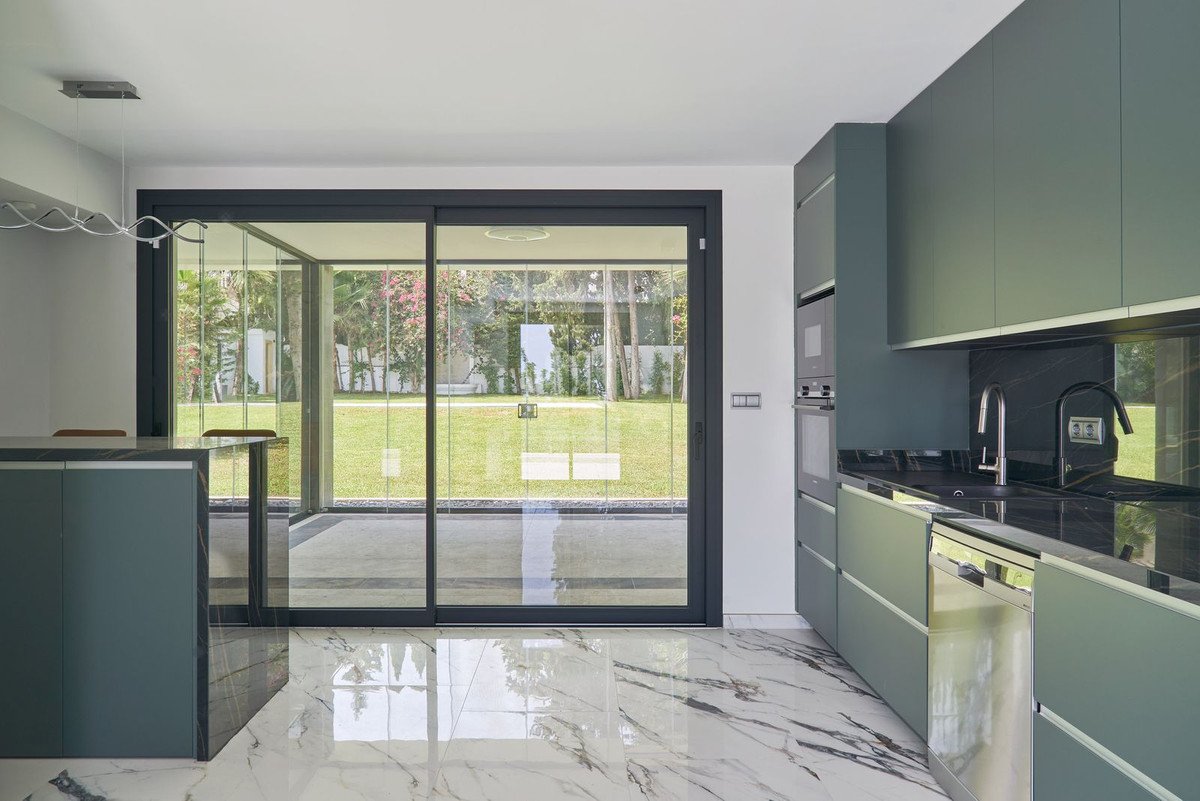 5 Bed Detached Villa in Sierra Blanca