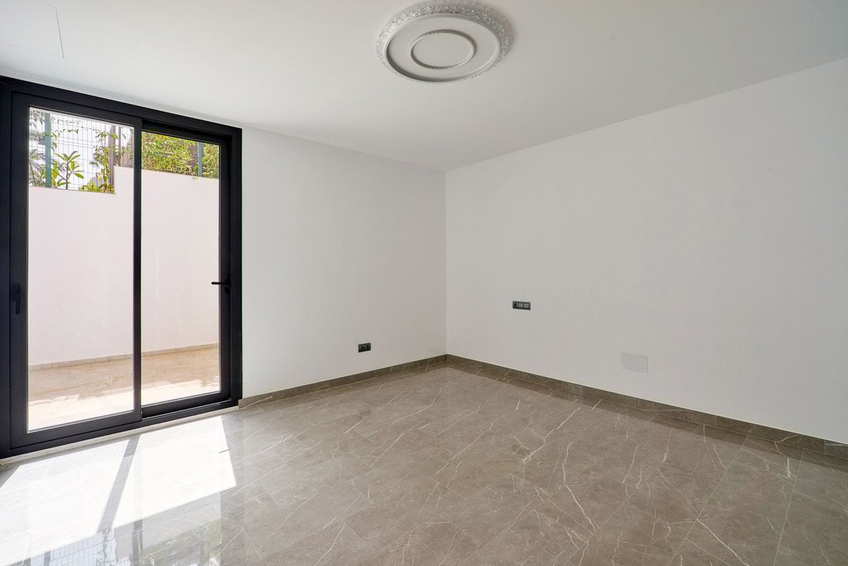 5 Bed Detached Villa in Sierra Blanca