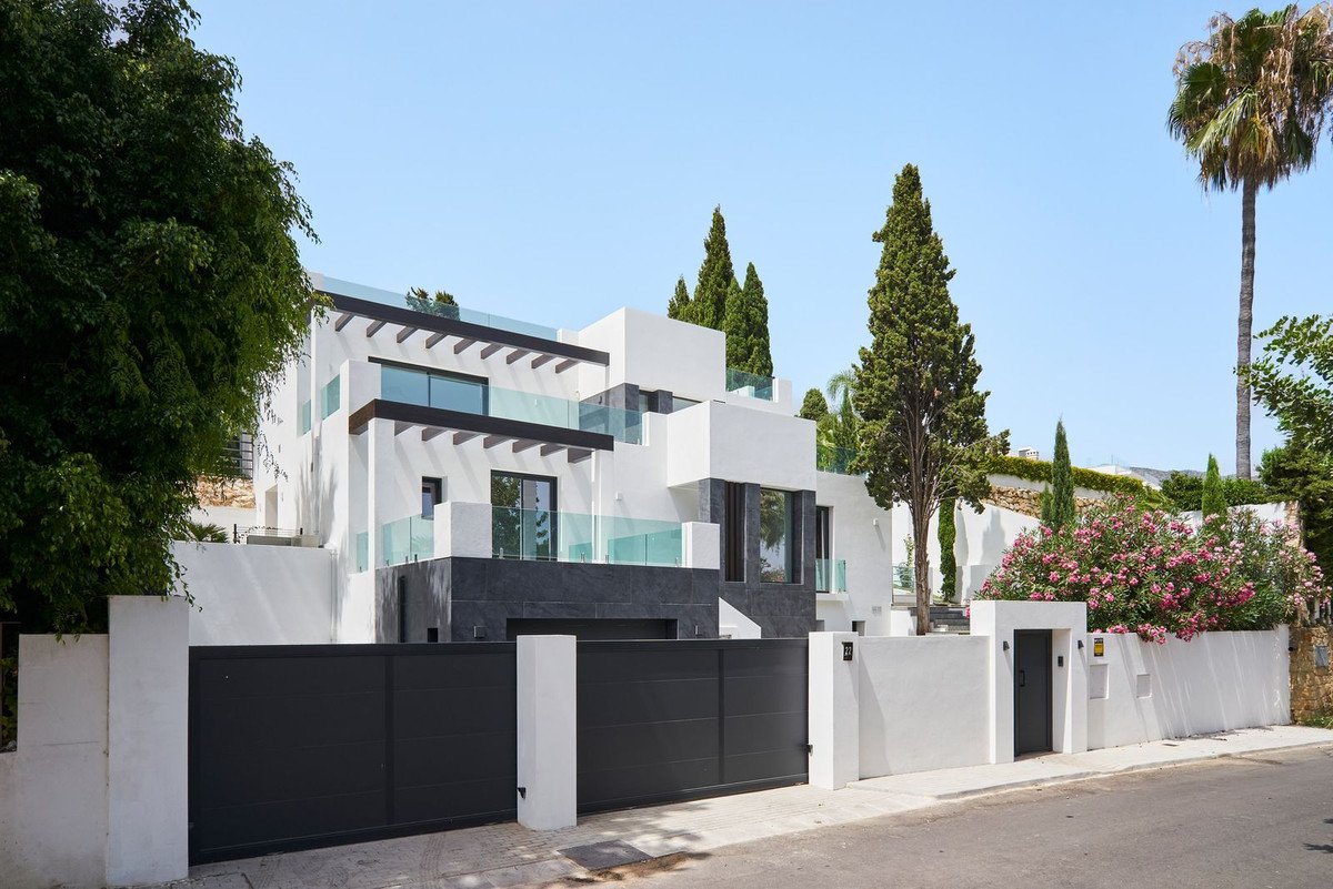 5 Bed Detached Villa in Sierra Blanca