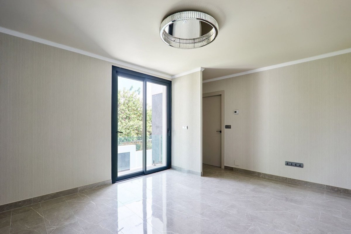 5 Bed Detached Villa in Sierra Blanca
