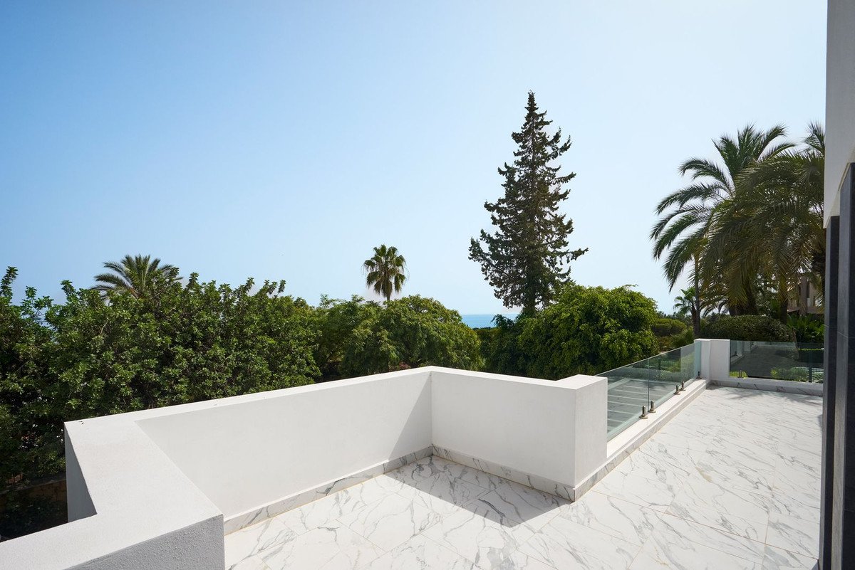 5 Bed Detached Villa in Sierra Blanca