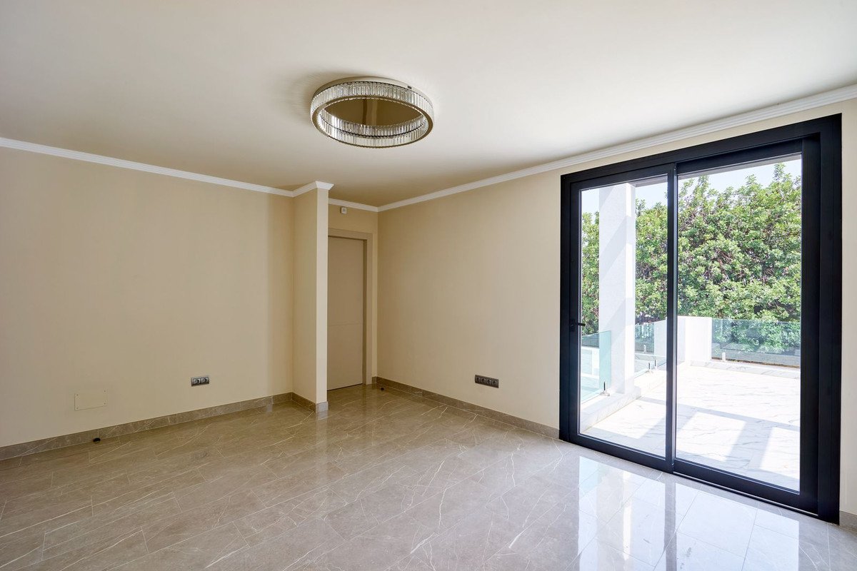5 Bed Detached Villa in Sierra Blanca