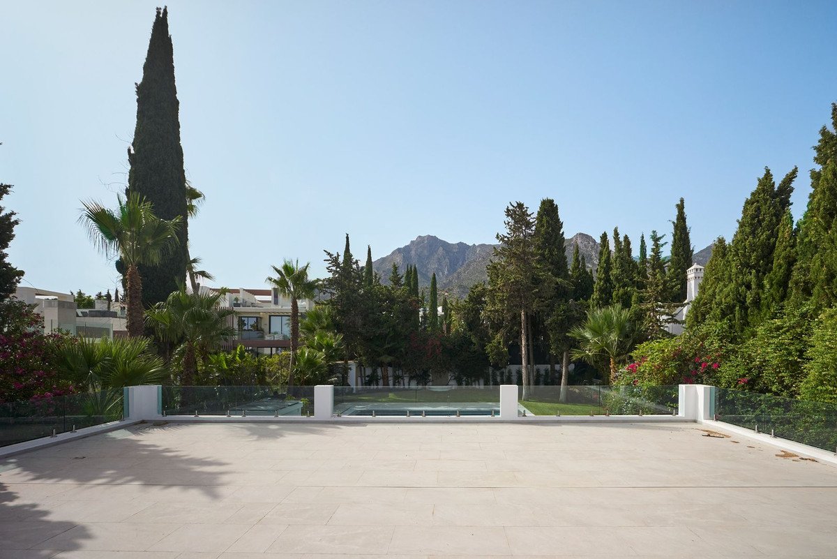 5 Bed Detached Villa in Sierra Blanca