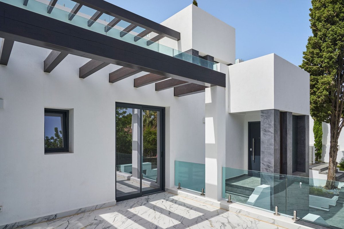 5 Bed Detached Villa in Sierra Blanca