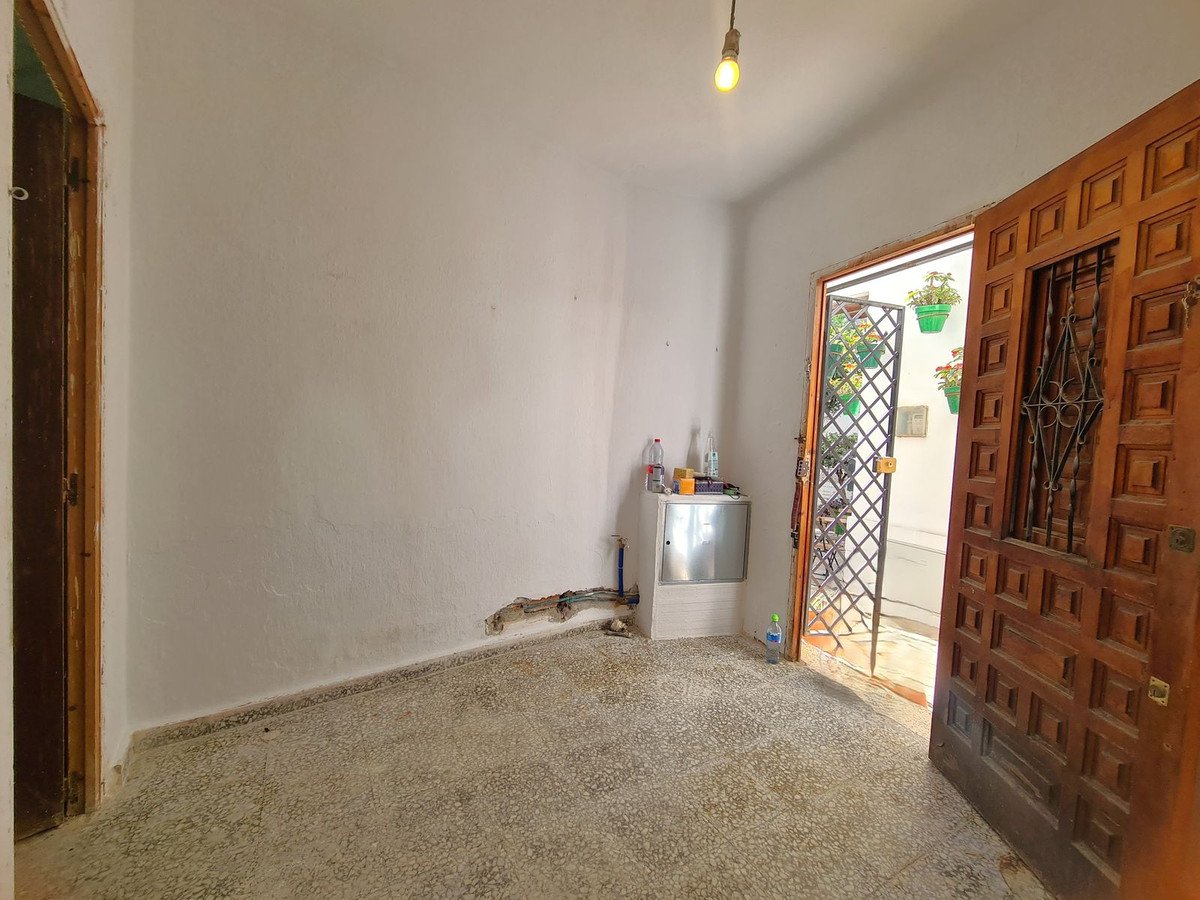 1 Bed Ground Floor Apartment in Estepona