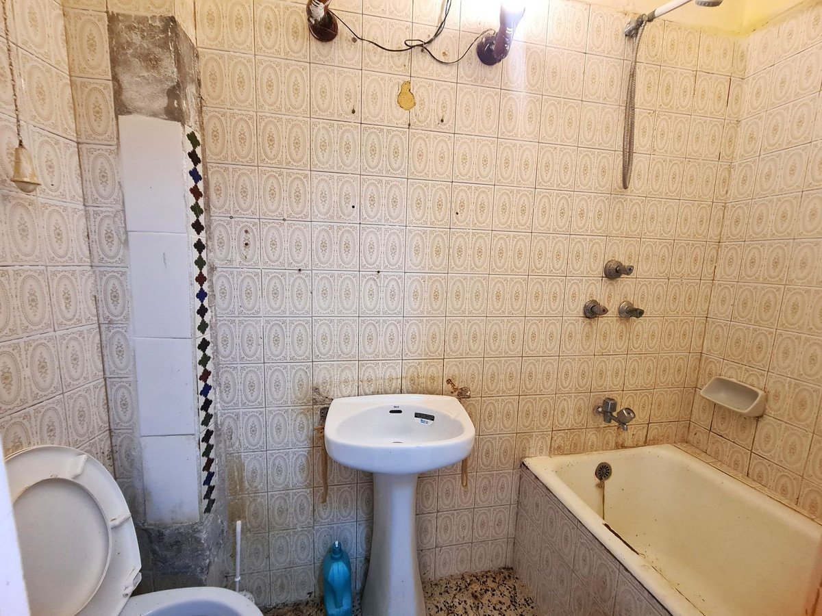1 Bed Ground Floor Apartment in Estepona