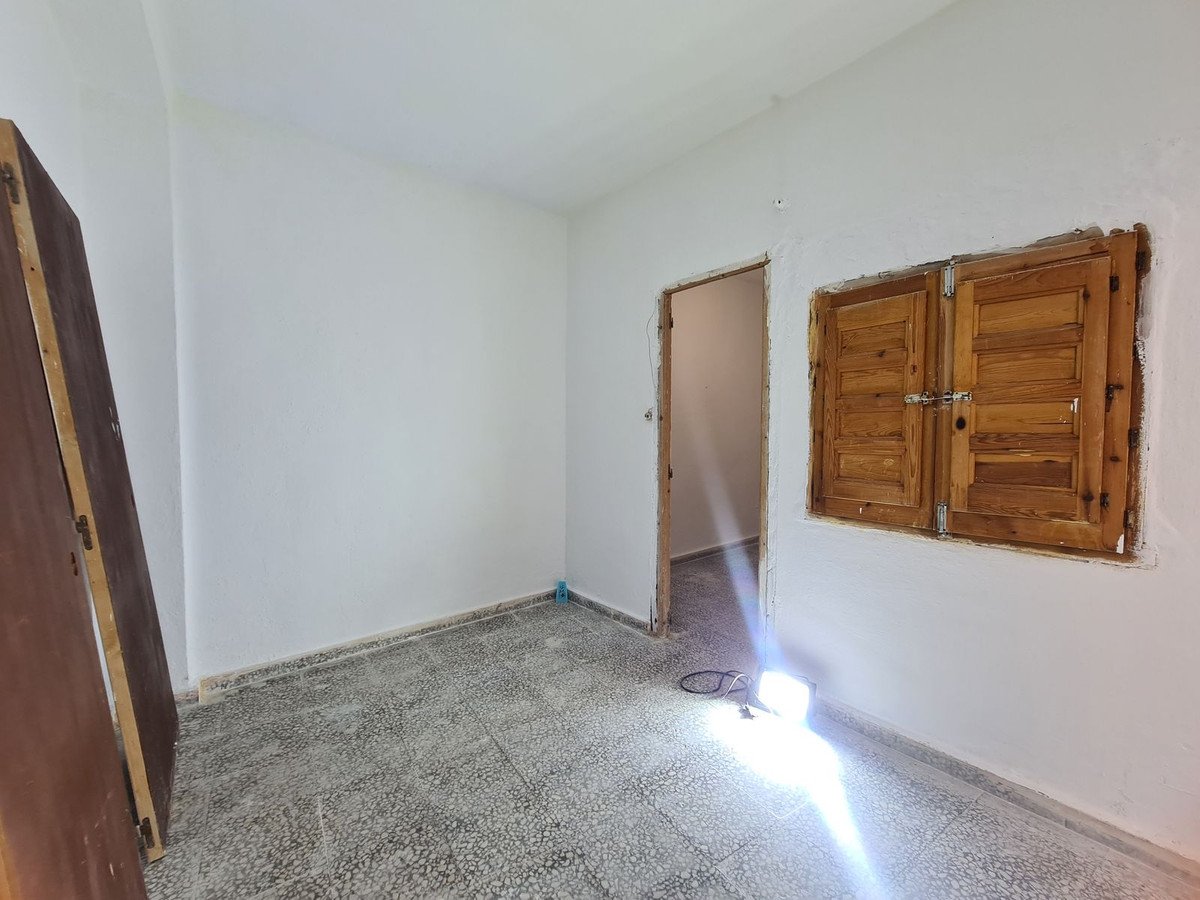 1 Bed Ground Floor Apartment in Estepona