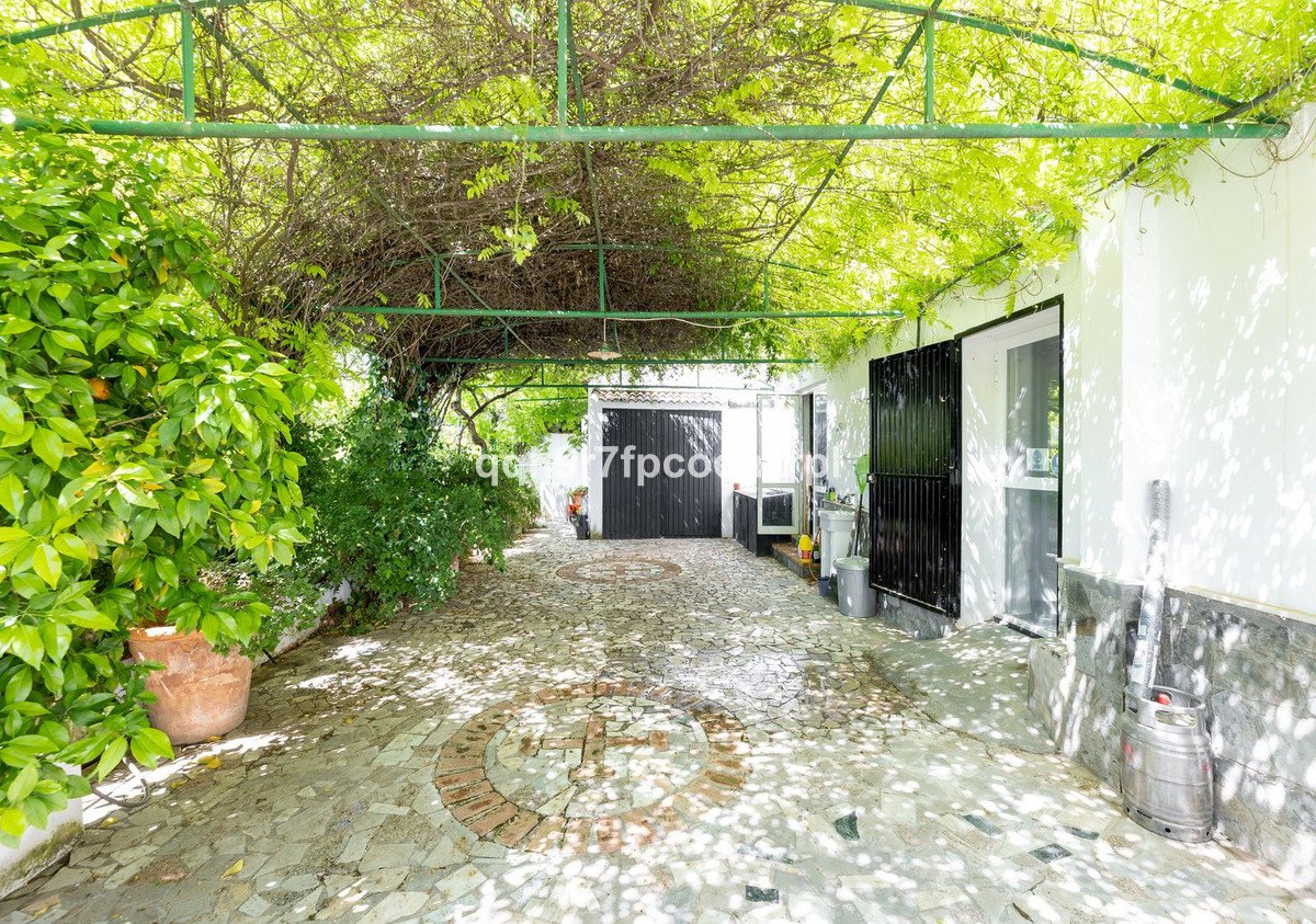 7 Bed Detached Villa in Deifontes
