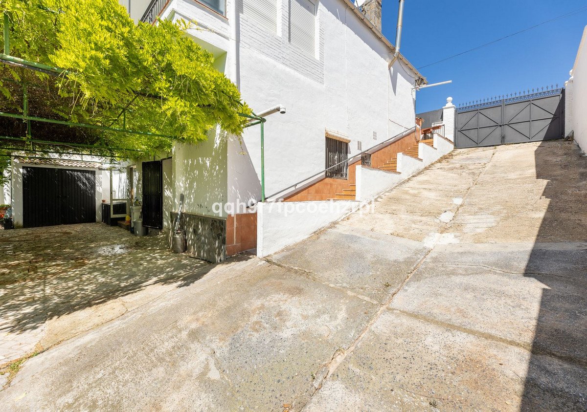 7 Bed Detached Villa in Deifontes