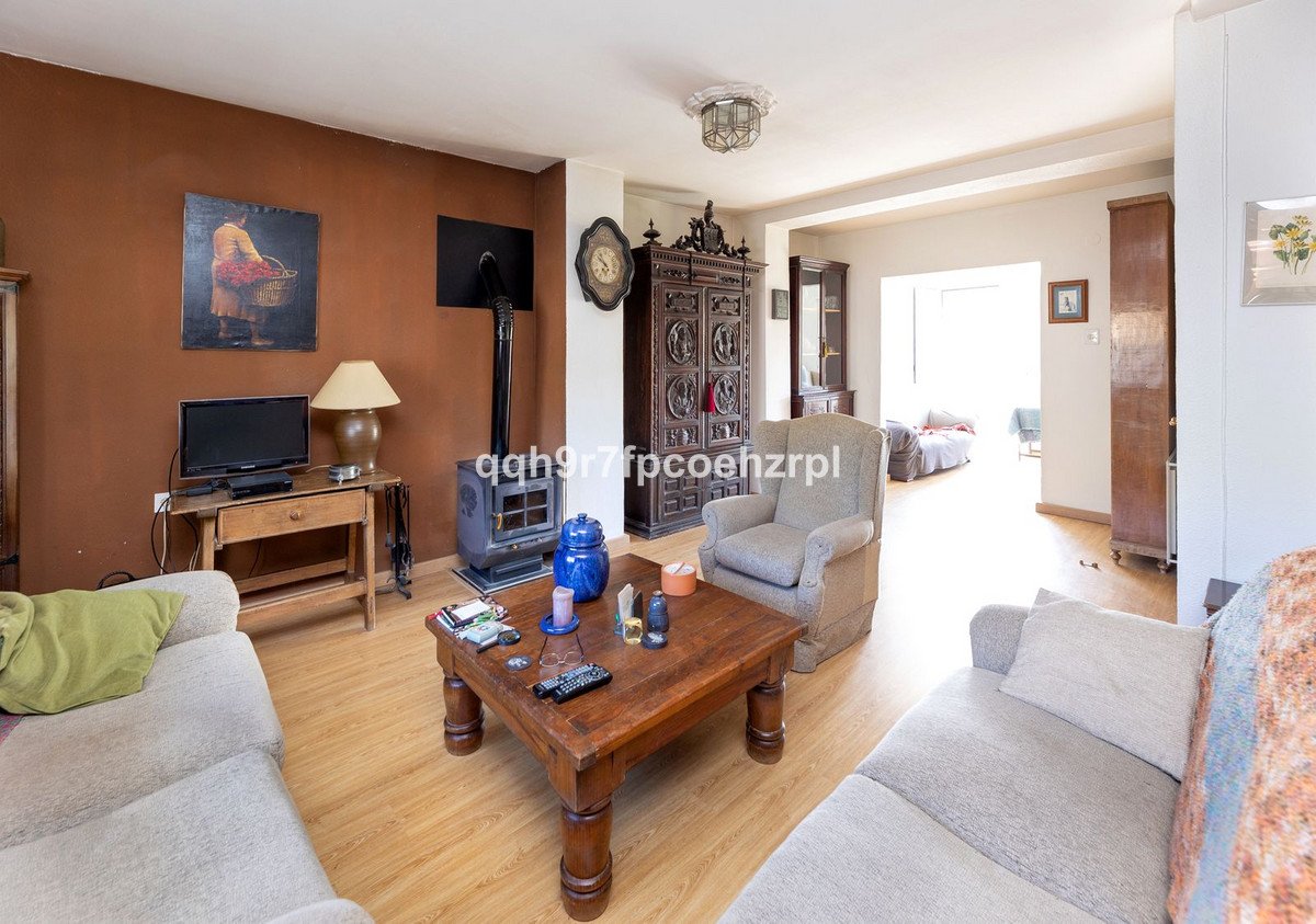 7 Bed Detached Villa in Deifontes