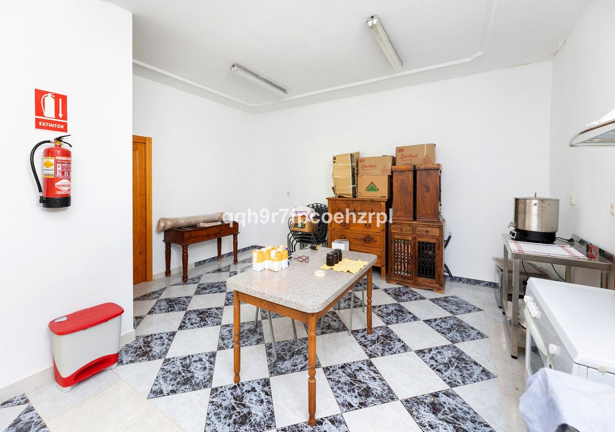 7 Bed Detached Villa in Deifontes