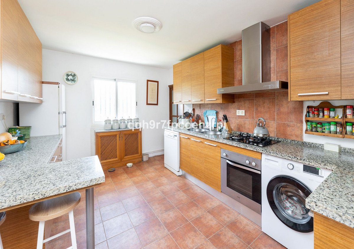 7 Bed Detached Villa in Deifontes