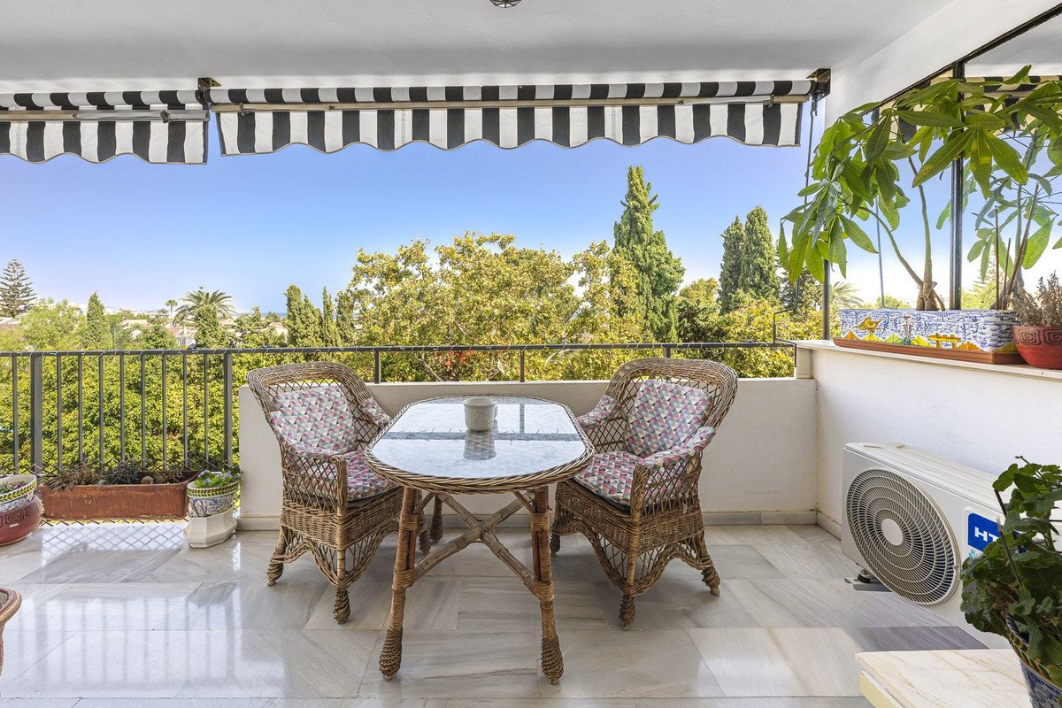 1 Bed Middle Floor Apartment in Marbella