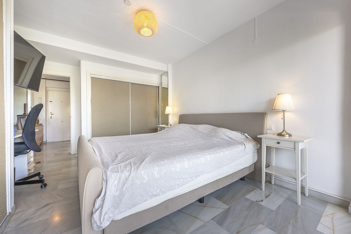 1 Bed Middle Floor Apartment in Marbella