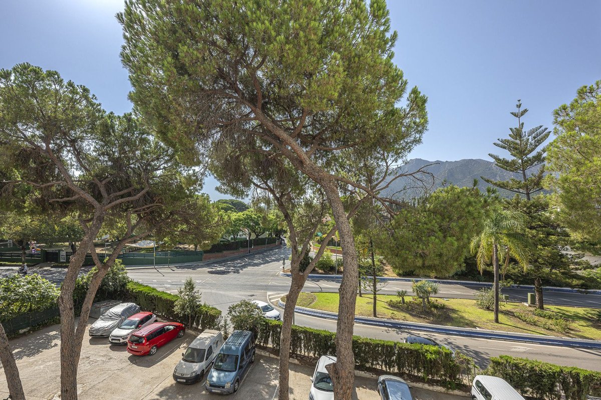 1 Bed Middle Floor Apartment in Marbella