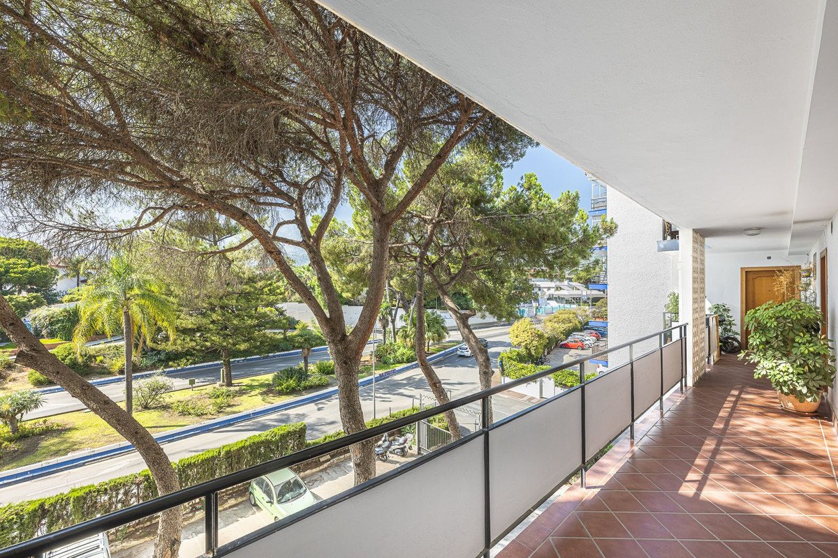 1 Bed Middle Floor Apartment in Marbella