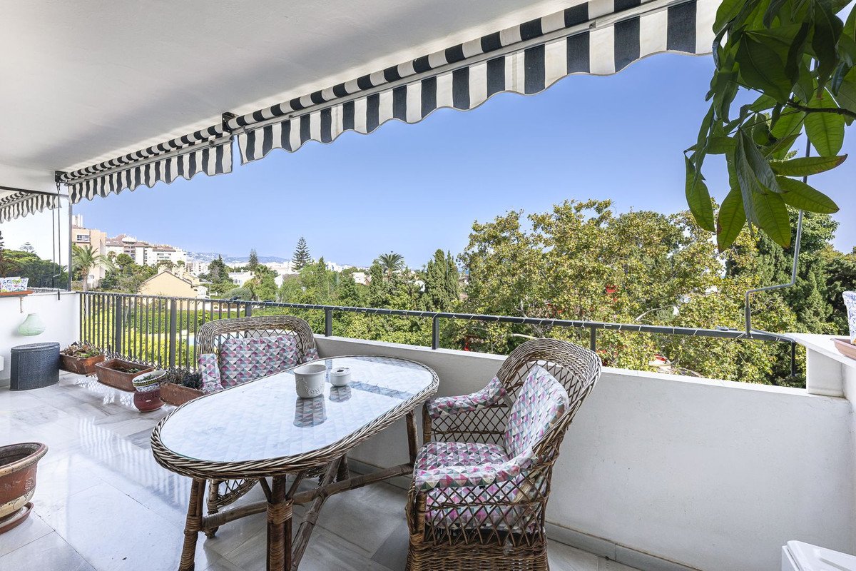 1 Bed Middle Floor Apartment in Marbella