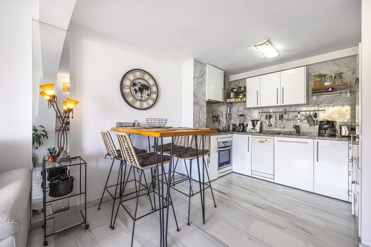 1 Bed Middle Floor Apartment in Marbella
