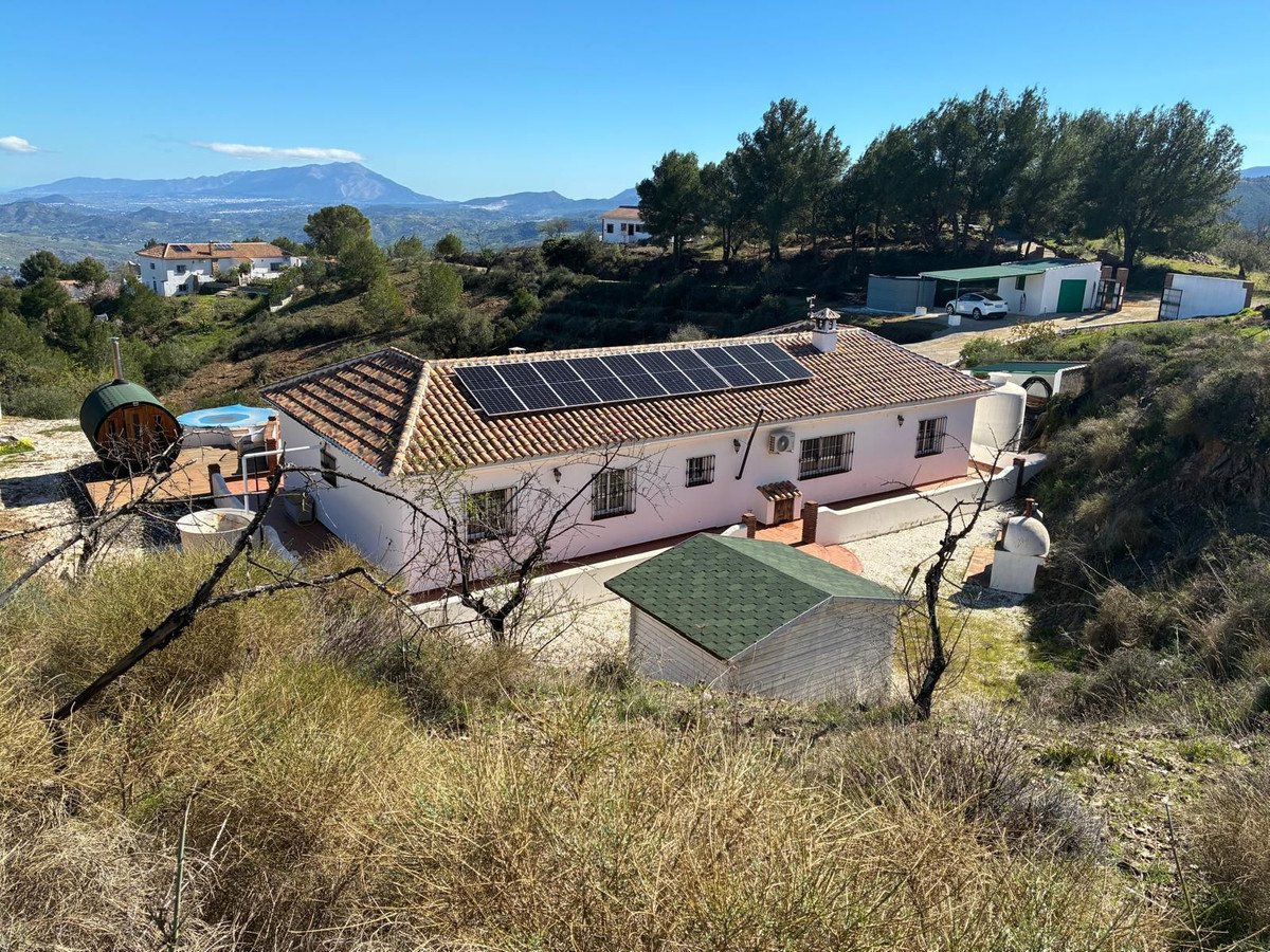 4 Bed Finca - Cortijo in Tolox