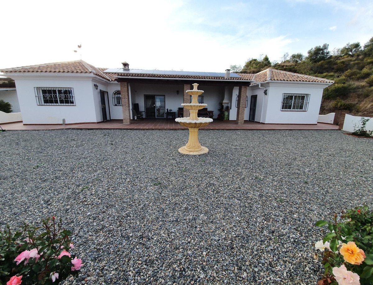4 Bed Finca - Cortijo in Tolox