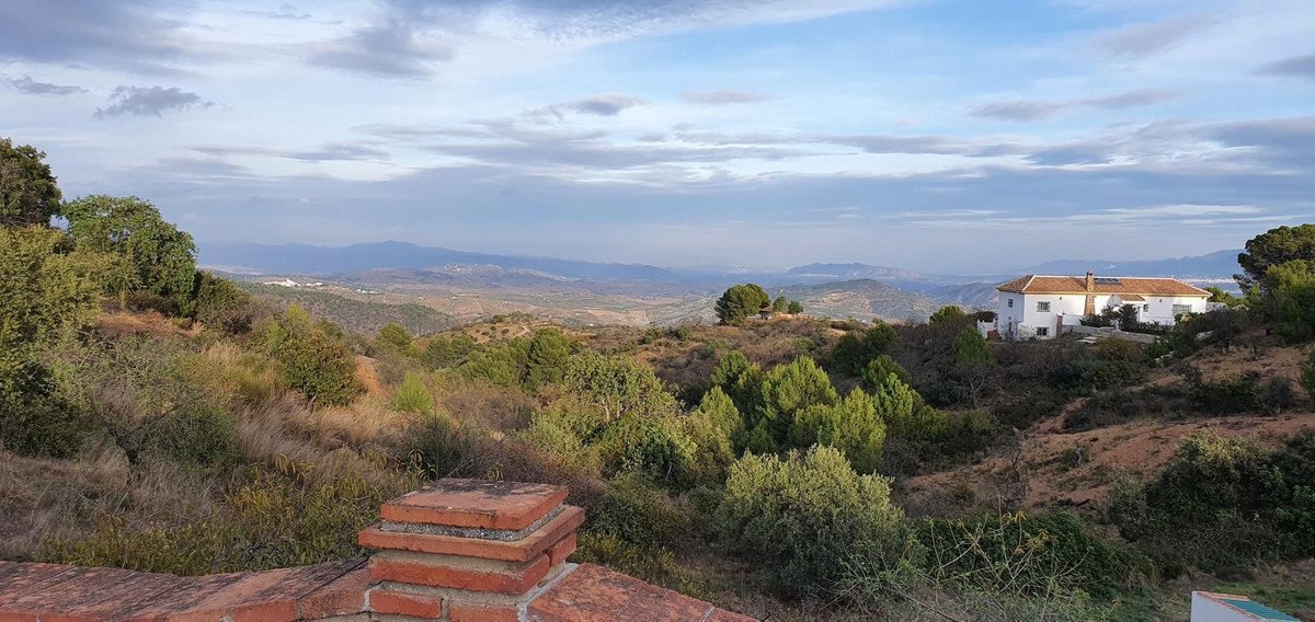 4 Bed Finca - Cortijo in Tolox