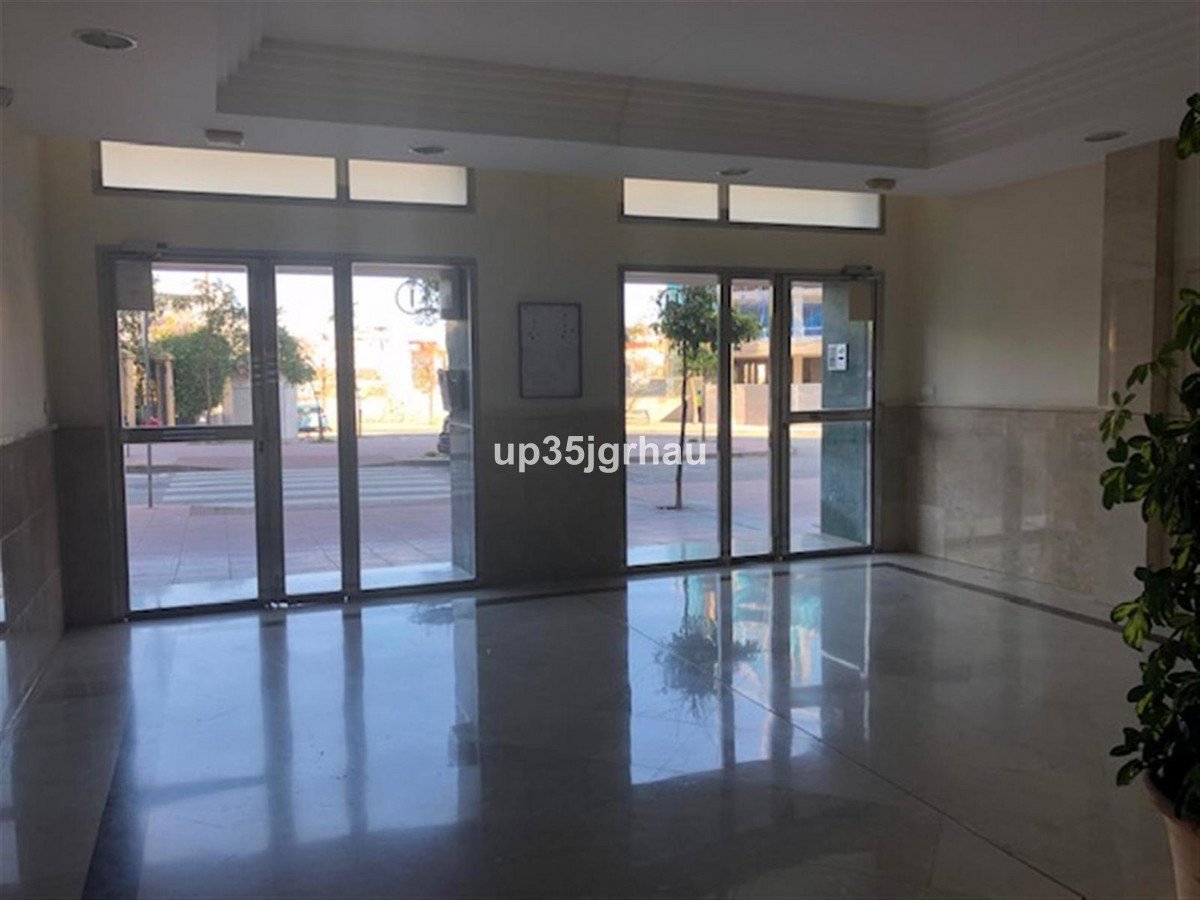 2 Bed Middle Floor Apartment in Estepona