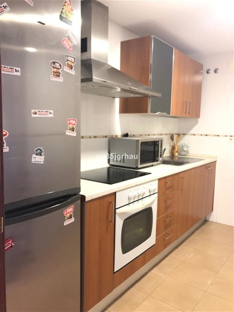 2 Bed Middle Floor Apartment in Estepona