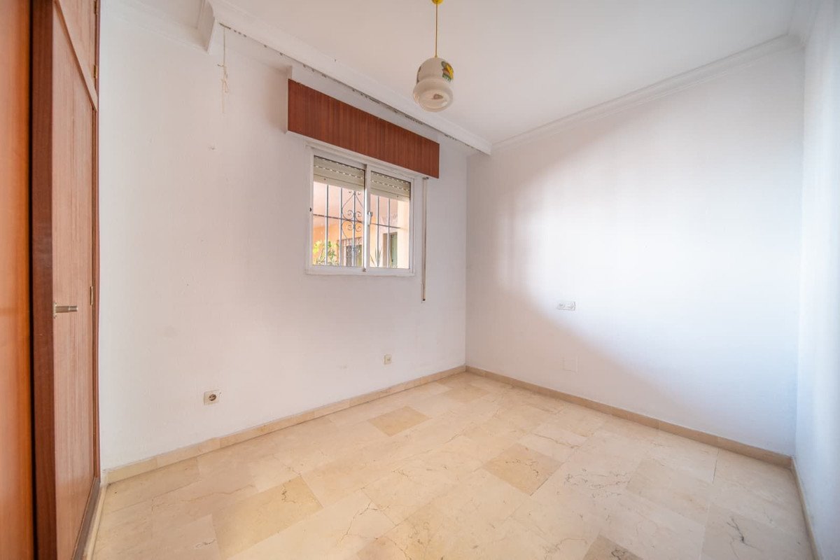 4 Bed Middle Floor Apartment in Fuengirola