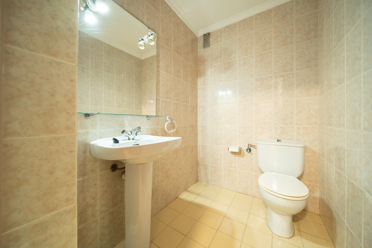 4 Bed Middle Floor Apartment in Fuengirola