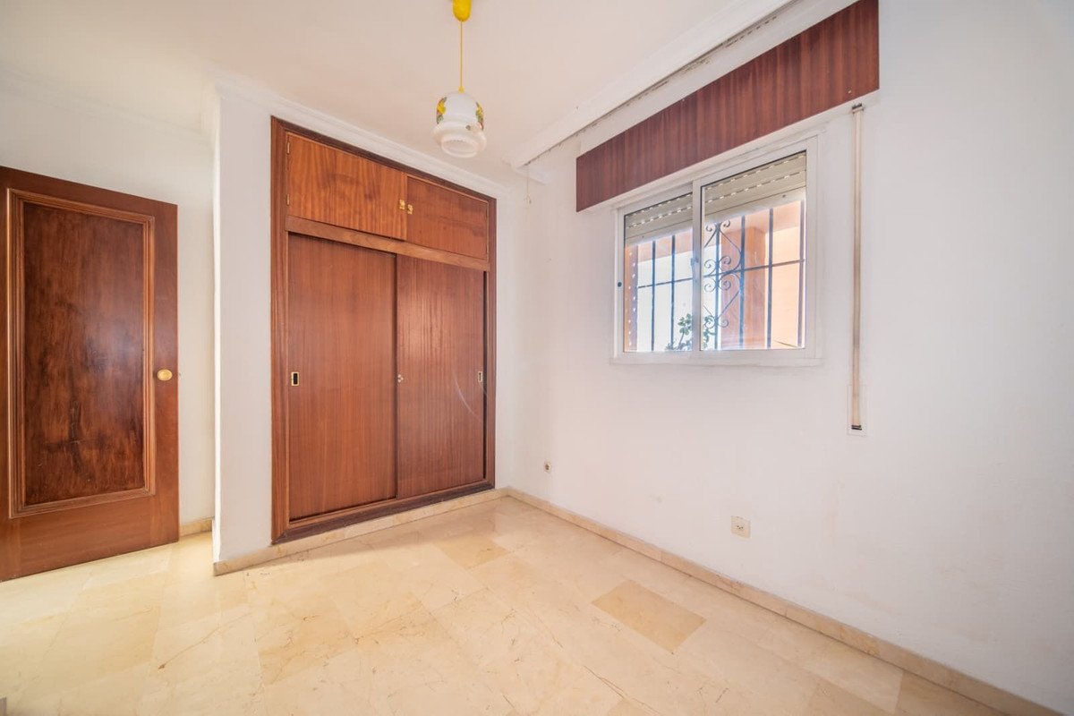 4 Bed Middle Floor Apartment in Fuengirola