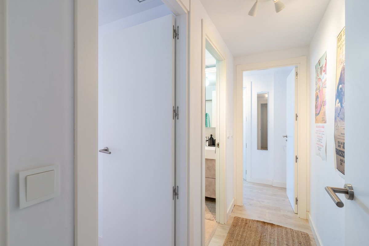 2 Bed Middle Floor Apartment in Estepona