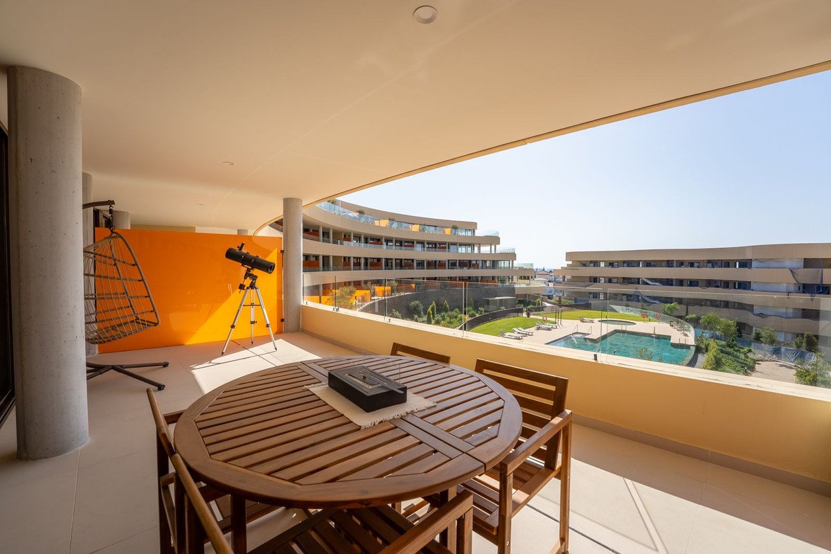 2 Bed Middle Floor Apartment in Higueron
