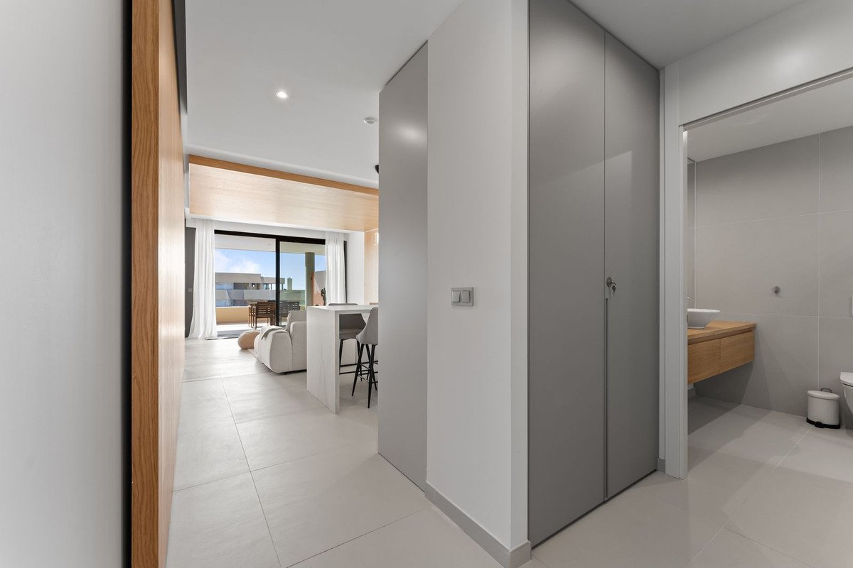 2 Bed Middle Floor Apartment in Higueron